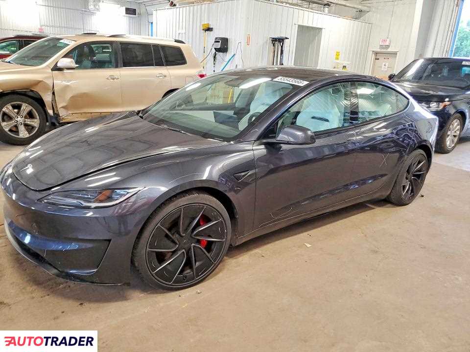 Tesla Model 3 2024