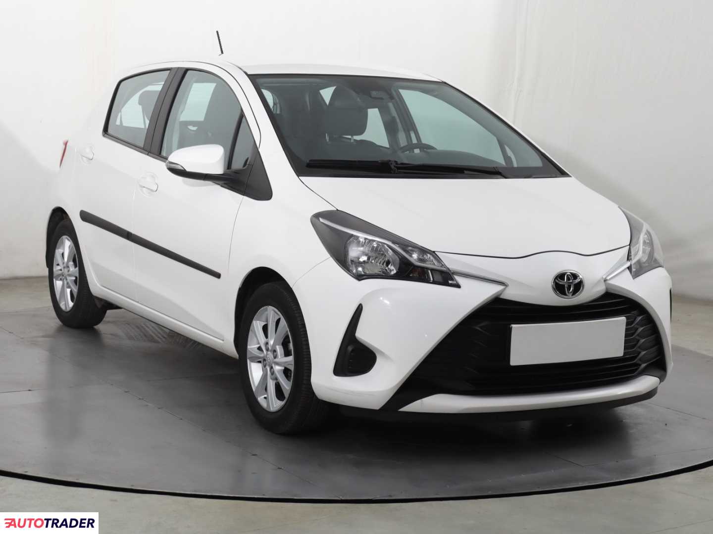 Toyota Yaris 2020 1.0 71 KM
