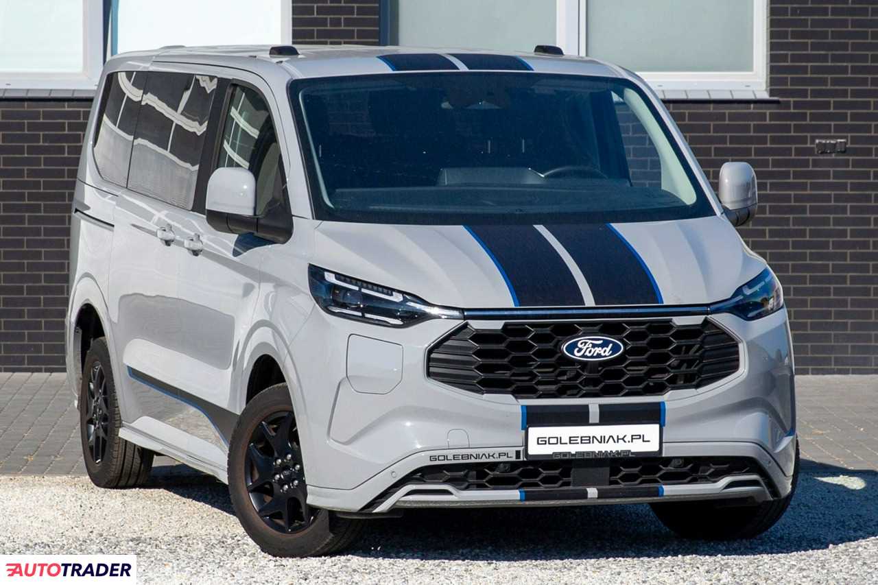 Ford Tourneo Custom 2025 2.5 233 KM