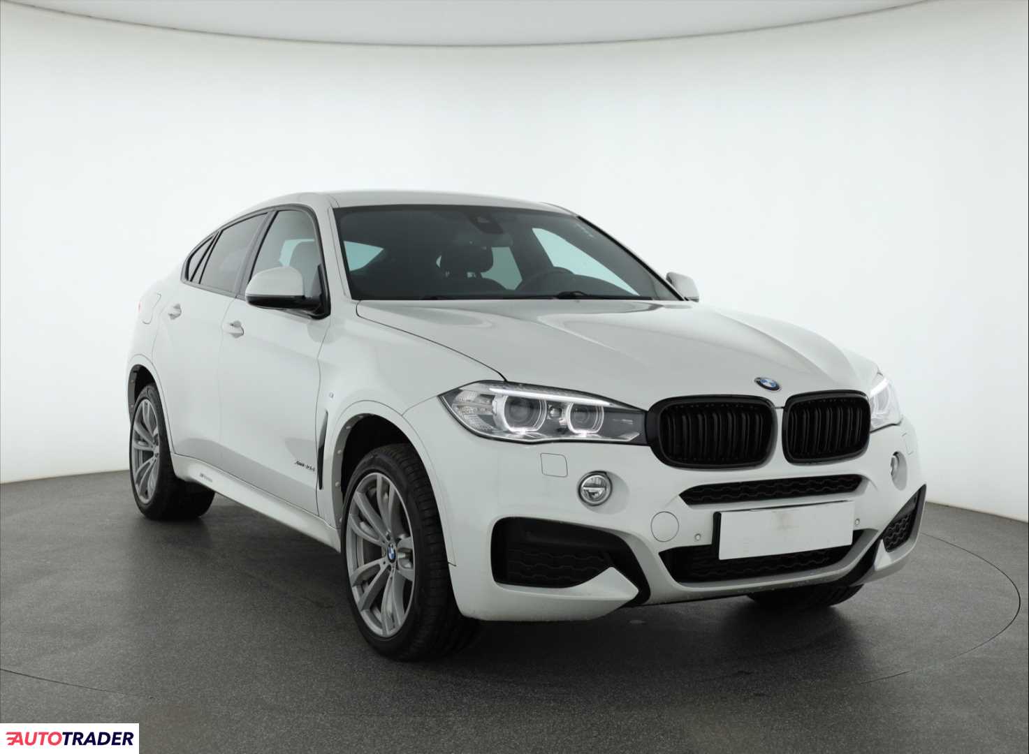 BMW X6 2016 3.0 254 KM