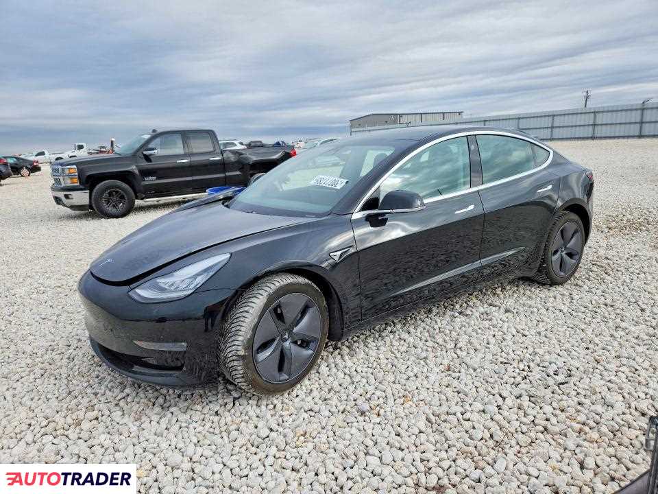 Tesla Model 3 2020