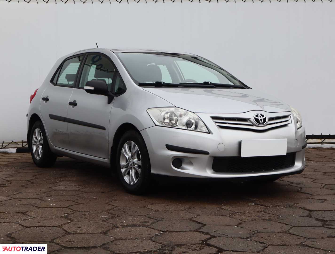 Toyota Auris 2011 1.3 97 KM