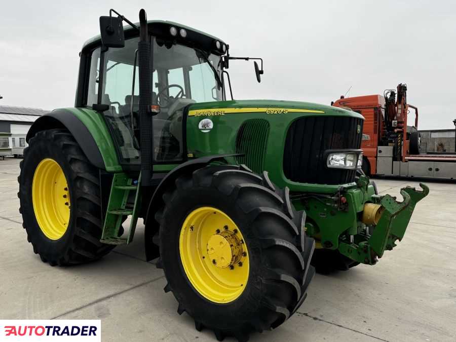 Ciągnik rolniczy John Deere 6920 Ciągnik rolniczy John Deere 6920