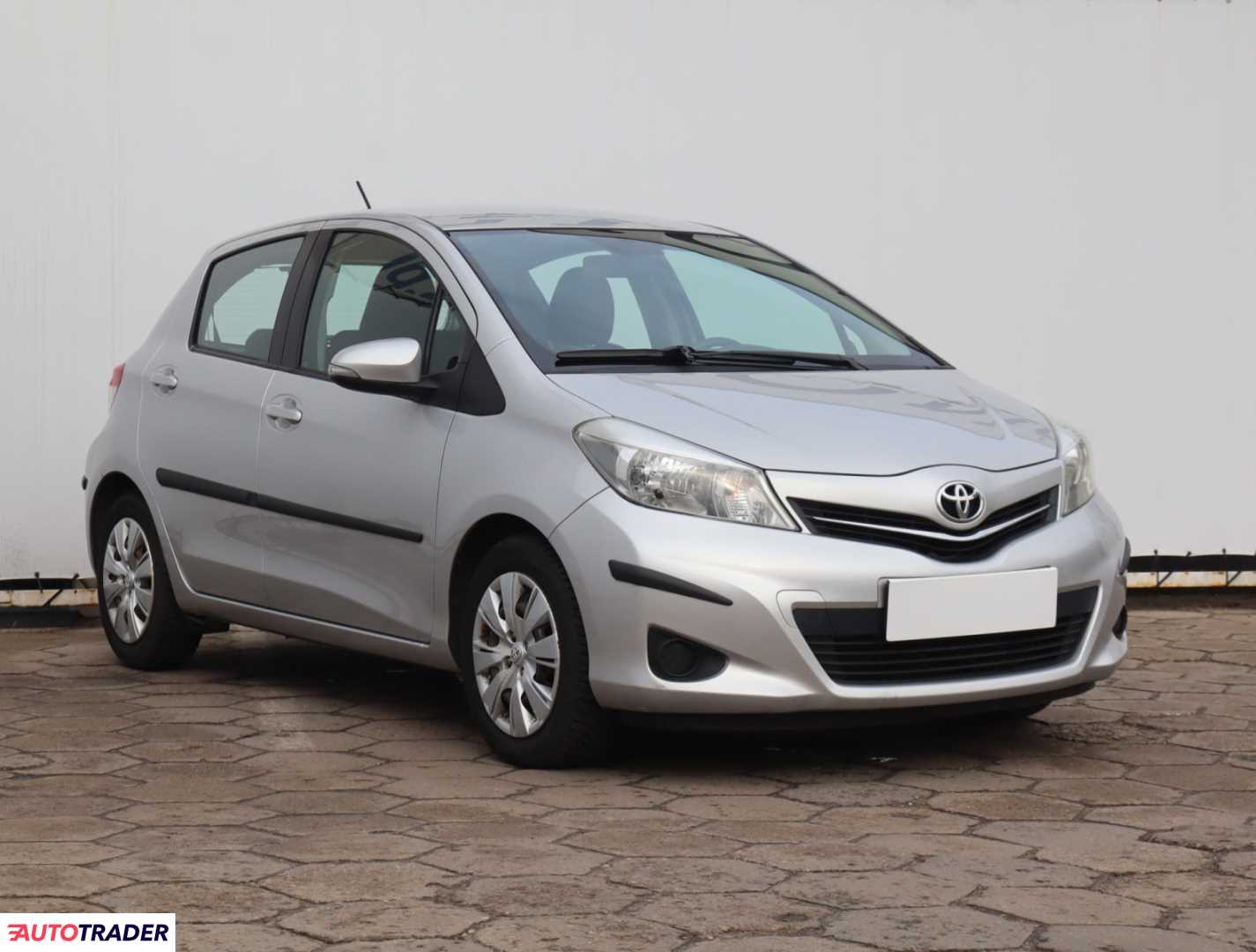Toyota Yaris 2012 1.3 97 KM