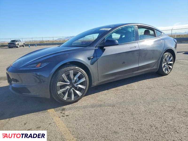 Tesla Model 3 2025