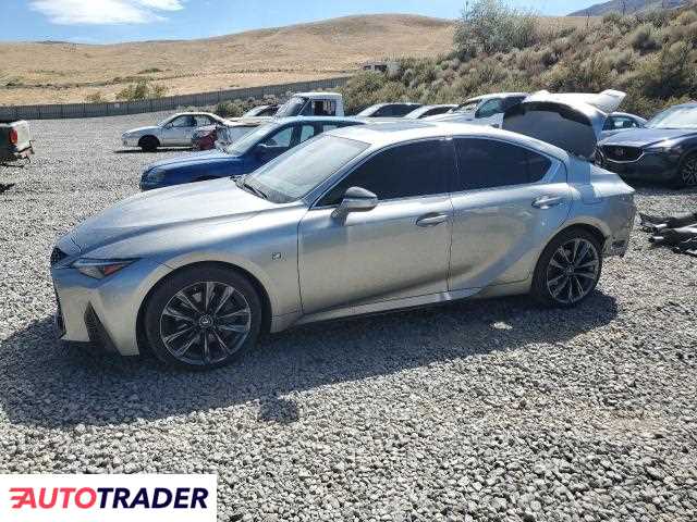 Lexus IS 2021 3
