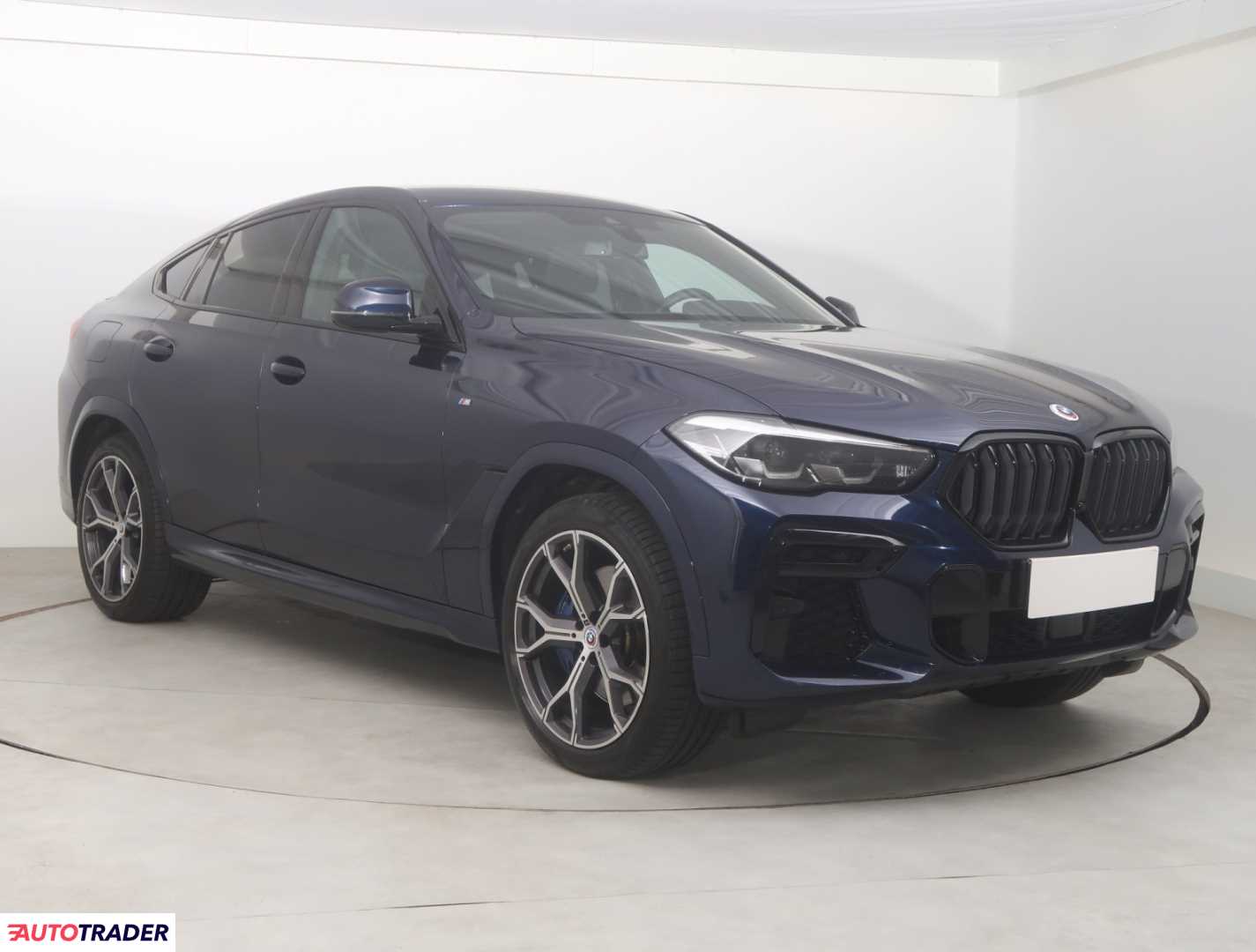 BMW X6 2023 3.0 281 KM