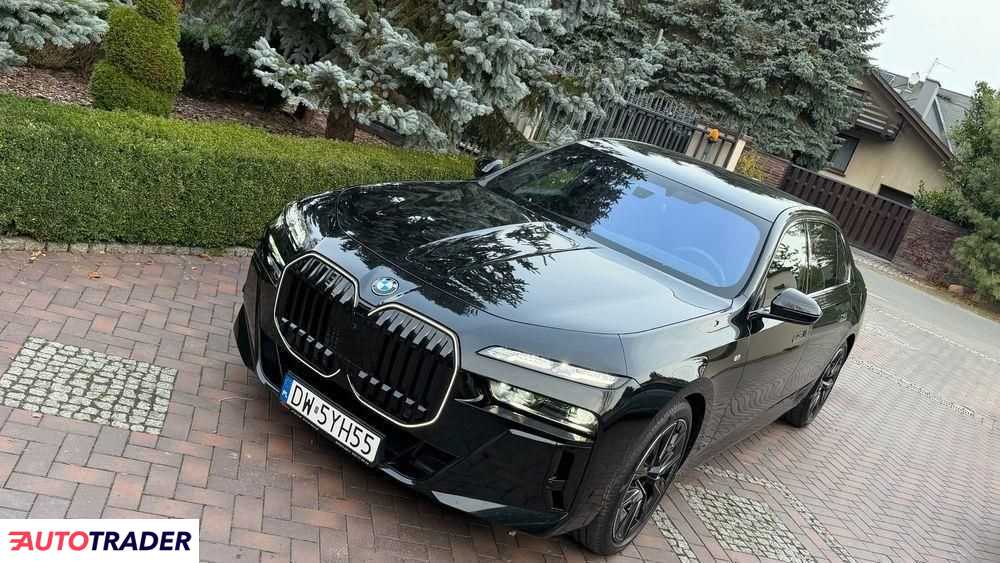 BMW 730 2024 3.0 340 KM