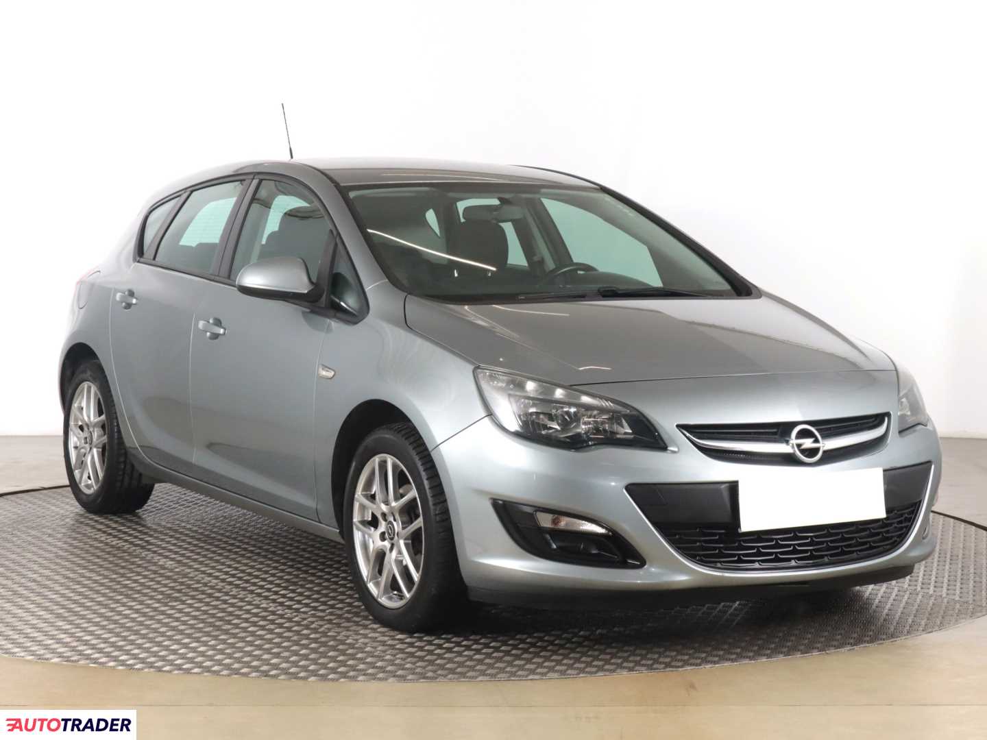 Opel Astra 1.6 113 KM 2013r. (Piaseczno)