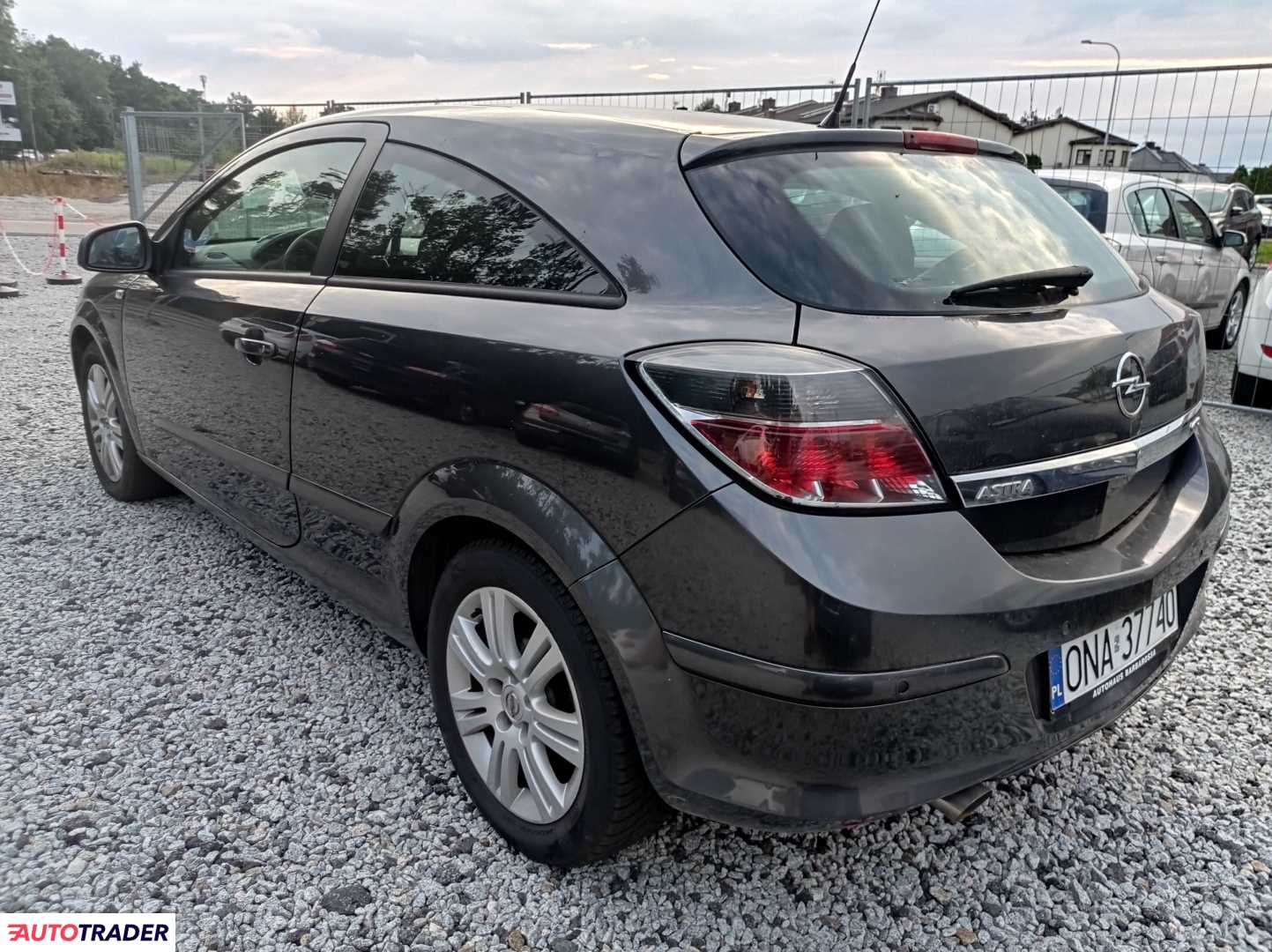 Opel Astra 2011 1.6 105 KM