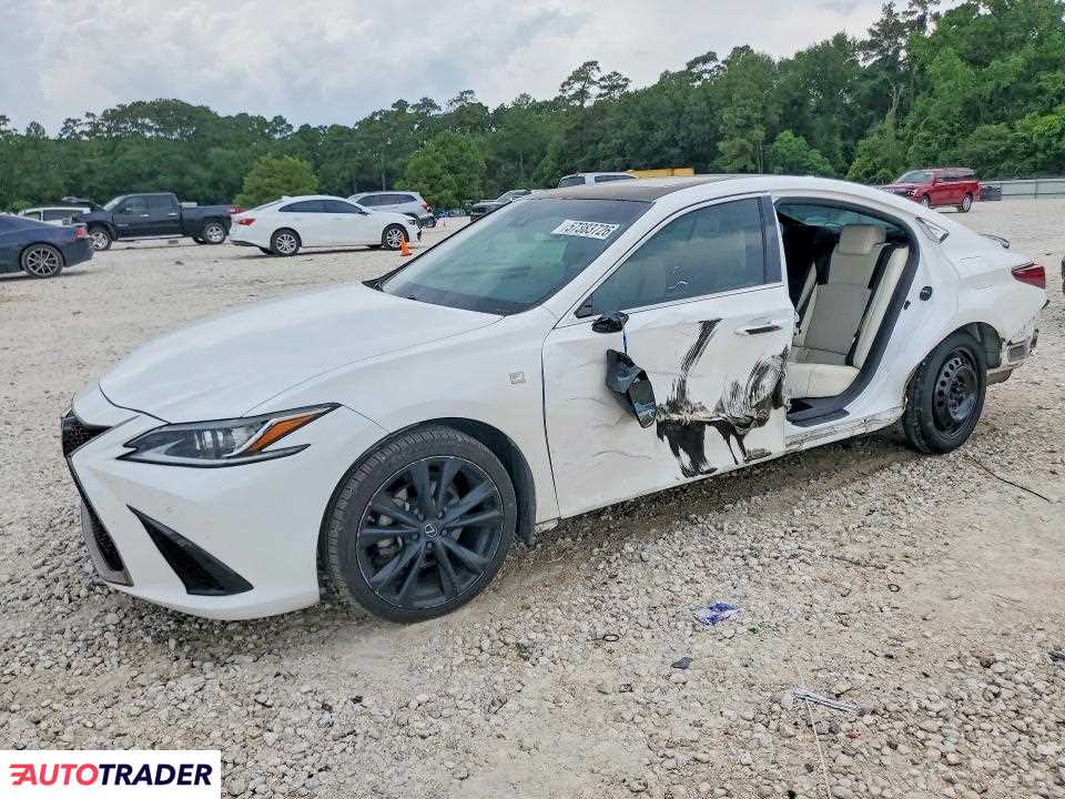 Lexus ES 2021 3