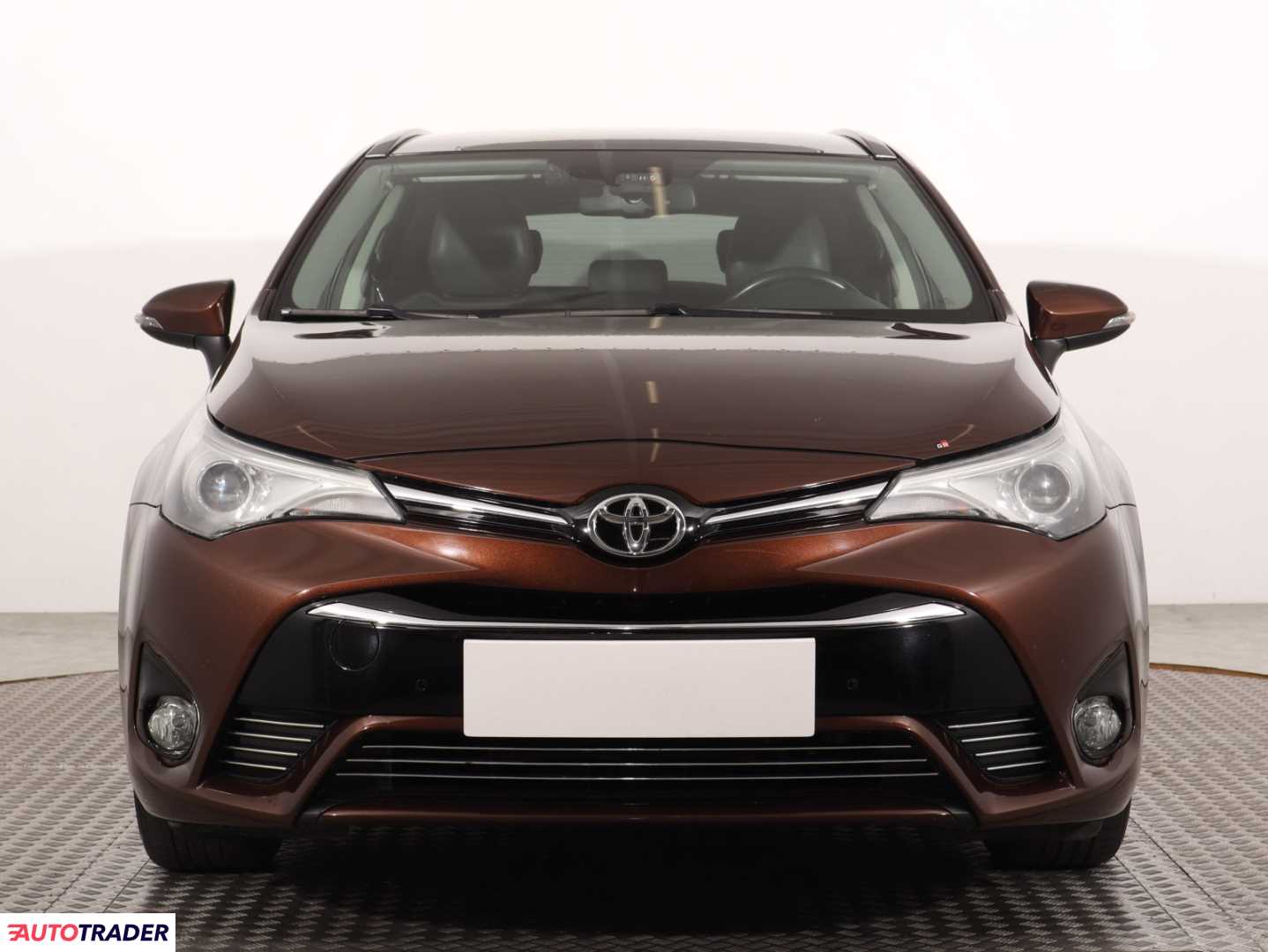 Toyota Avensis 2015 1.8 144 KM