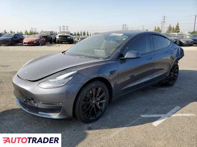 Tesla Model 3 2022