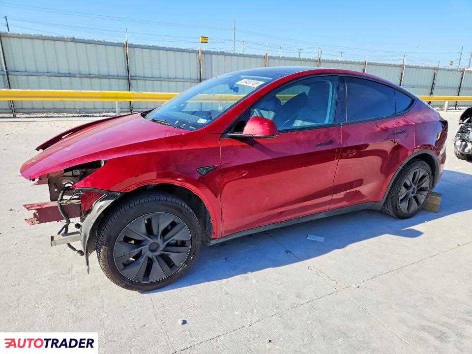 Tesla Model Y 2024