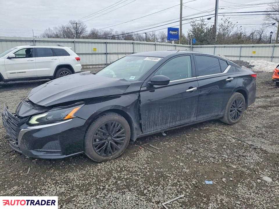 Nissan Altima 2025 2