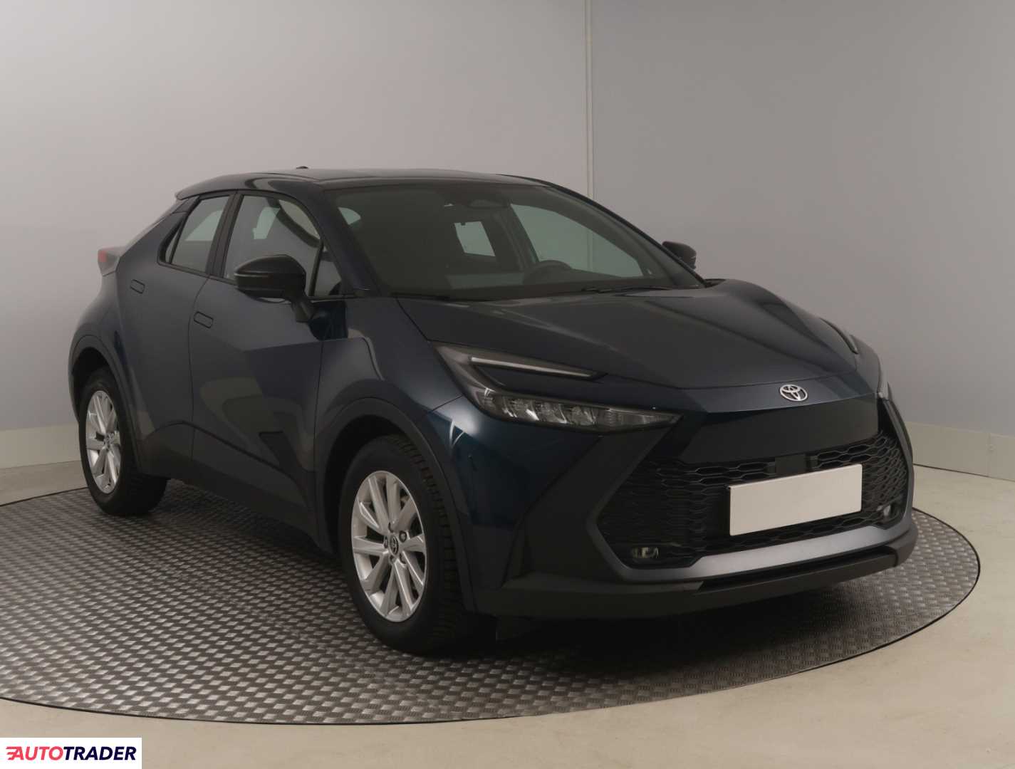 Toyota C-HR 2024 1.8 138 KM