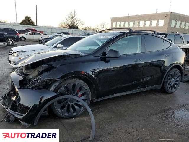 Tesla Model Y benzyna 2023r. (LITTLETON)