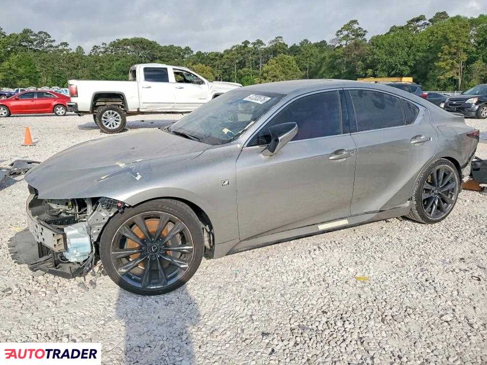 Lexus IS 2021 3