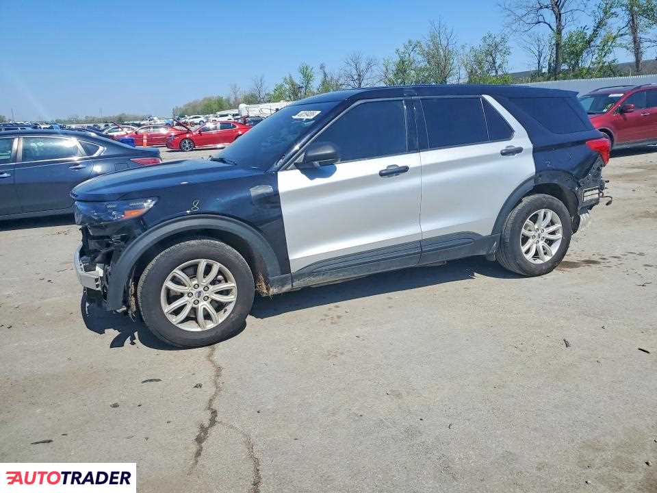 Ford Explorer 2022 3
