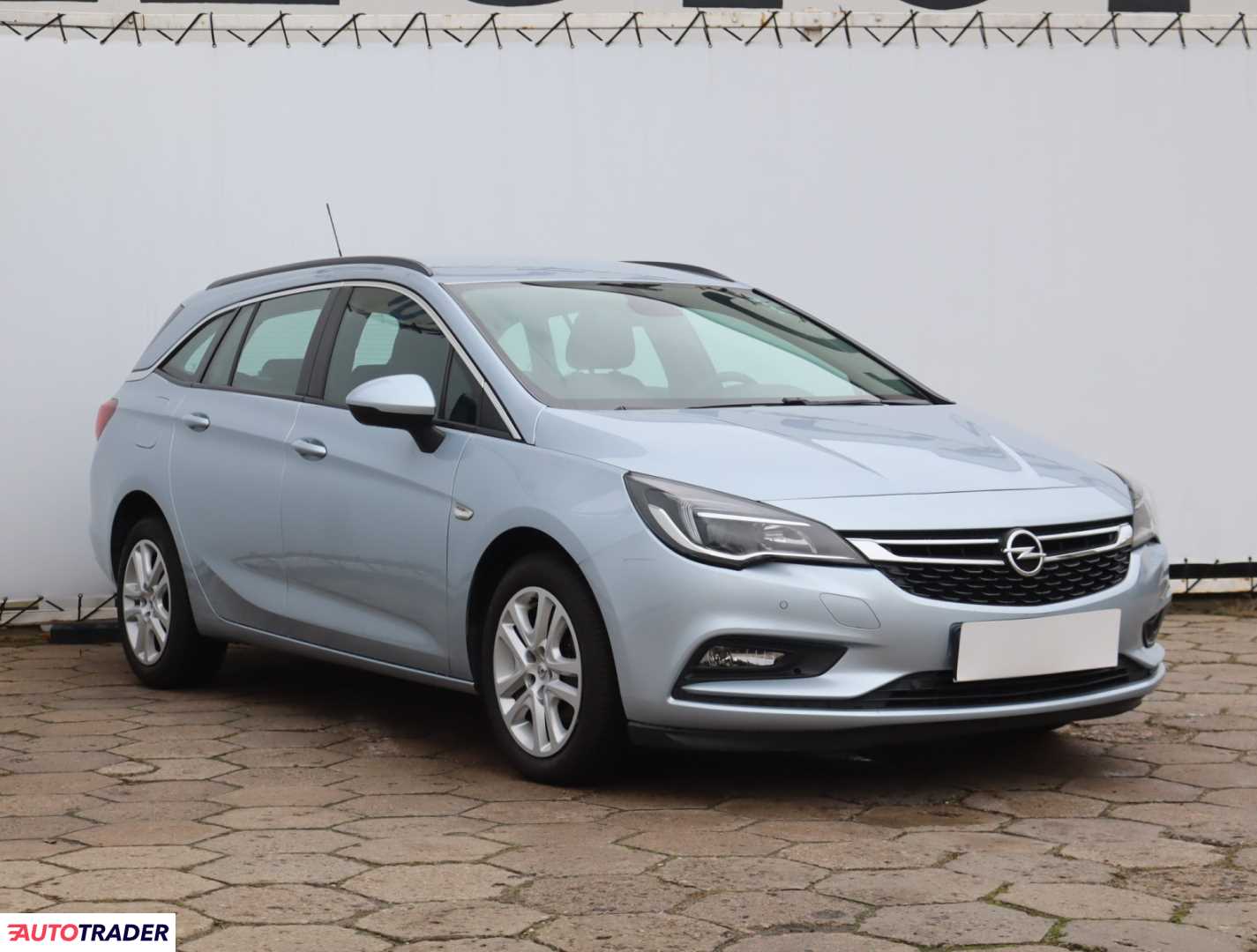 Opel Astra 2016 1.4 123 KM