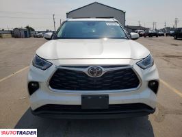 Toyota Highlander 2021 3