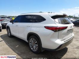 Toyota Highlander 2022 3