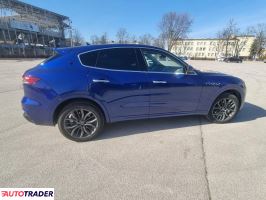 Maserati Pozostałe 2022 3.0 430 KM