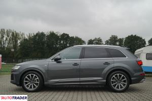 Audi Q7 2023 3.0 286 KM