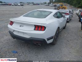Ford Mustang 2025 5