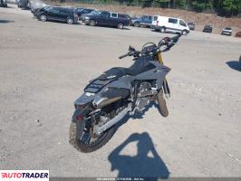 Suzuki DR 2025