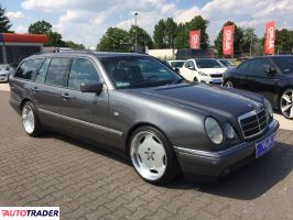 Mercedes E-klasa 1997 4.2 279 KM