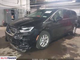 Chrysler Pacifica 2023 3