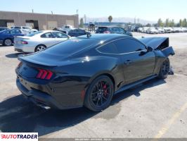 Ford Mustang 2025 5