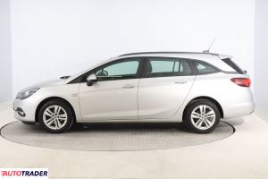 Opel Astra 2020 1.2 108 KM