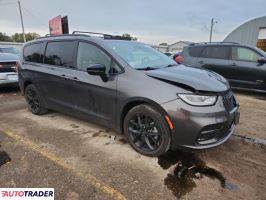 Chrysler Pacifica 2023 3