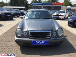 Mercedes E-klasa 1997 4.2 279 KM