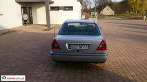 Mercedes 220 1996 2.2 95 KM Mercedes 220 1996 2.2 95 KM