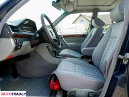 Mercedes W-124 1990 2.3 132 KM Mercedes W-124 1990 2.3 132 KM