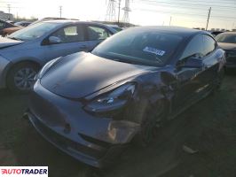 Tesla Model 3 - zobacz ofertę