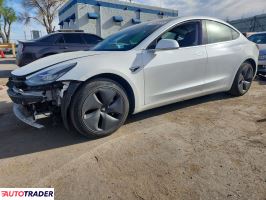 Tesla Model 3 - zobacz ofertę