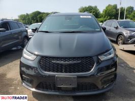 Chrysler Pacifica 2022 3
