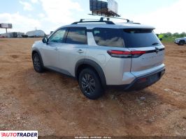 Nissan Pathfinder 2022 3