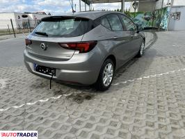 Opel Astra 2016 1.6 110 KM