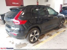 Volvo XC40 2025 2