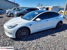 Tesla Model 3 - zobacz ofertę