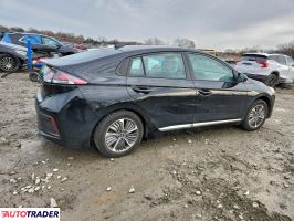 Hyundai IONIQ Hybrid 2021 1
