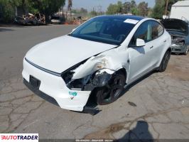 Tesla Model Y 2026