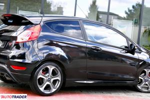 Ford Fiesta 2015 1.6 182 KM