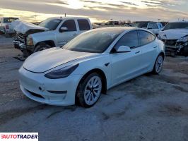 Tesla Model 3 - zobacz ofertę