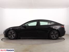 Tesla Model 3 2021 490 KM